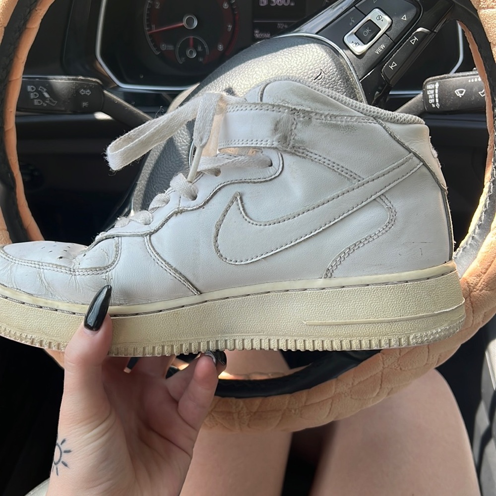 Nike white high tops | velcro | Air Force 1’s women’s